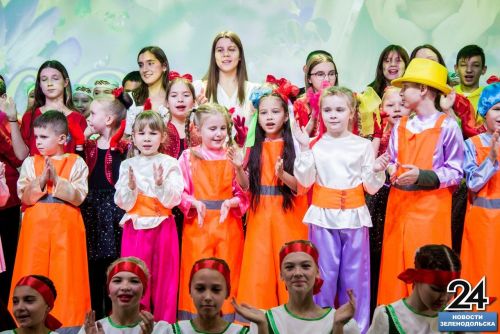 Красочный концерт, посвящённый Дню матери, прошел в Центре культурного развития