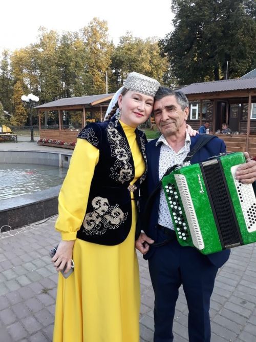 «Русь» и «Йолдызым»: Супруги Шамгуновы прививают зеленодольцам любовь к песне