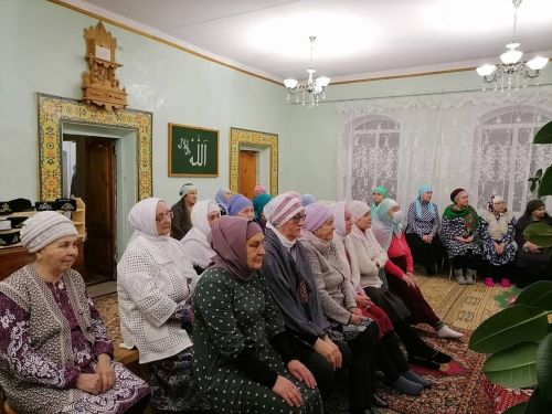 В мечети «Хамза» села Нурлаты провели большой молебен