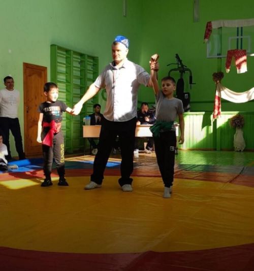 В Зеленодольском районе прошел турнир по национальной борьбе корэш в память знаменитых борцов-батыров Сабантуев