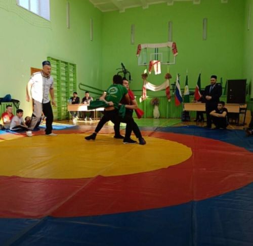 В Зеленодольском районе прошел турнир по национальной борьбе корэш в память знаменитых борцов-батыров Сабантуев