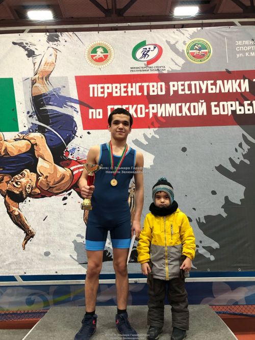 Четыре зеленодольца заняли первое место на соревнованиях по греко-римской борьбе