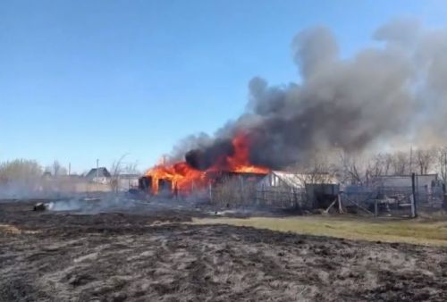 Сухая ветреная погода еще более усугубляет ситуацию с возгораниями травы и мусора в Зеленодольском районе