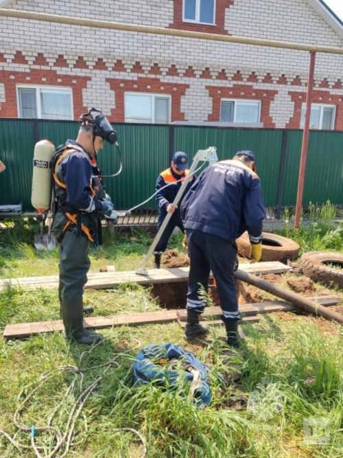 В Заинске мужчина погиб, провалившись в канализационный колодец