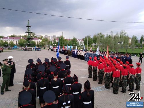 Мобильный репортёр: На «Авангарде» проходит репетиция парада к Дню Победы