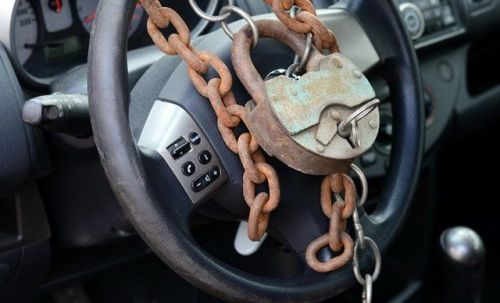 У жителей Зеленодольска за долги в размере 860 тысяч рублей арестовали машины