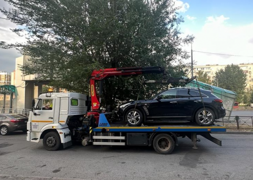 Судебные приставы Ново-Савиновского района у казанца арестовали Infiniti QX70