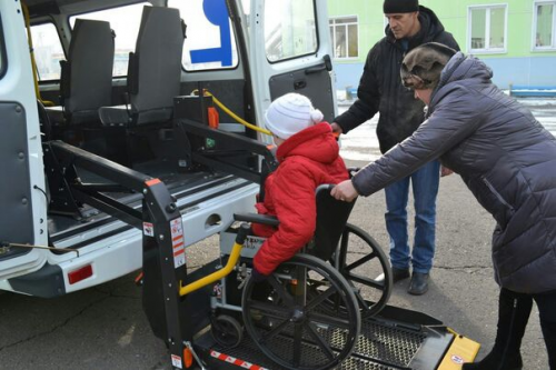 В Зеленодольске работает бесплатное социальное такси для семей с детьми с ограниченными возможностями здоровья