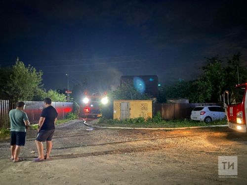 В Казани сгорел деревянный домик — погибли два человека