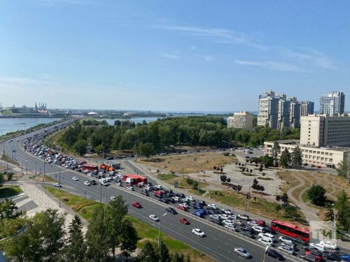На Декабристов в Казани образовалась огромная пробка