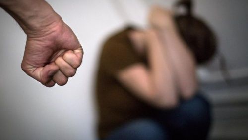 В Зеленодольске на ул. Татарстана сосед жестоко избил 37-летнюю женщину