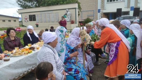 Сотрудники Бишнинского ДК провели мероприятие для пожилых жителей села