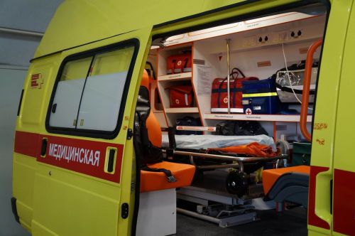 В подъезде дома на ул.Ленина пьяный зеленодолец нанёс побои и отобрал сотовый телефон у инвалида