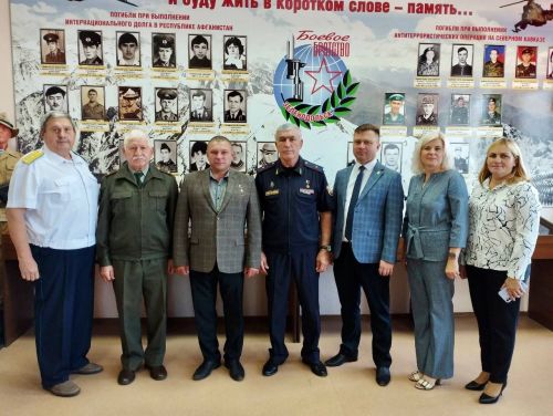 Центр творчества в Зеленодольске посетили два Героя России