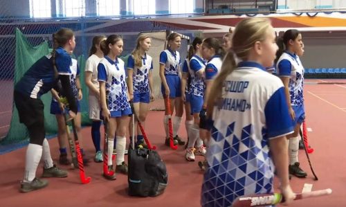 Хоккей для девушек. Этот вид спорта один из самых популярных в Зеленодольске