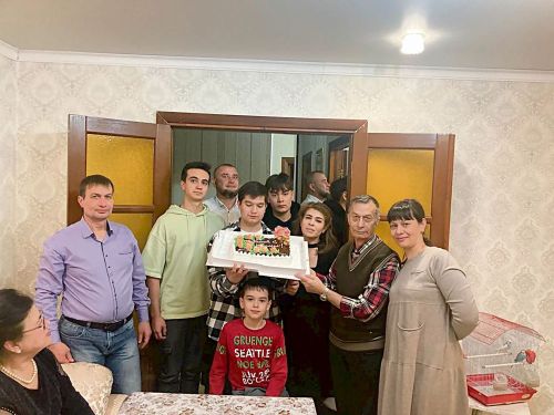 Спокойная жизнь не для него. Ринат Шарипов успел поработать шофером и ветеринарным врачом, пожить в Бухаре и Зеленодольске