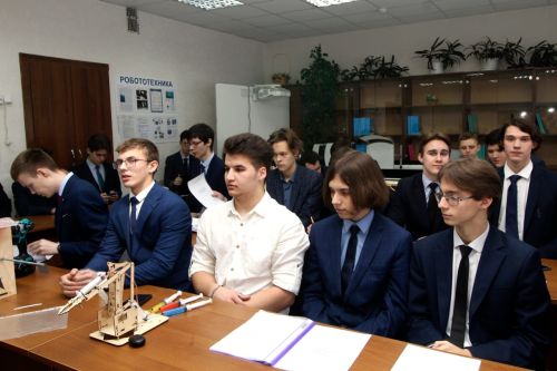 Наука и корабли: в гимназии № 3 прошла Всероссийская конференция