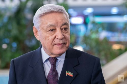 Председатель Госсовета РТ уверен: о героях СВО должны знать в школах