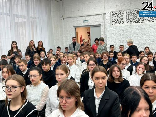 В Зеленодольском лицее №9 им. А.С. Пушкина прошла встреча с Героем России, ветераном СВО Максимом Шоломовым