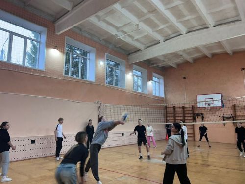 В Зеленодольском медицинском колледже стартовал турнир по волейболу.