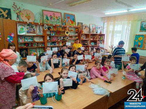 Многодетная семья из п. Нурлаты Зеленодольского района пишет письма бойцам СВО