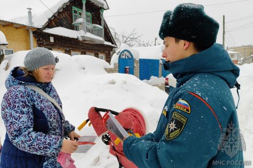 Сотрудники МЧС призывают зеленодольцев соблюдать меры пожарной безопасности