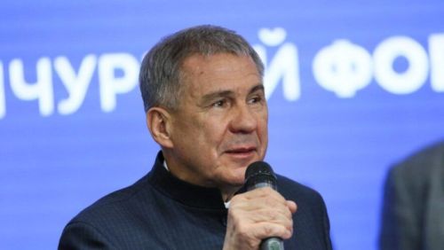Рустам Минниханов наградил зеленодольского преподавателя медалью «За доблестный труд»
