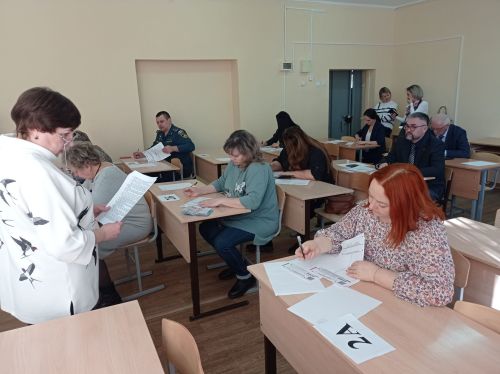 Родители зеленодольских выпускников  попробовали сдать ЕГЭ по истории