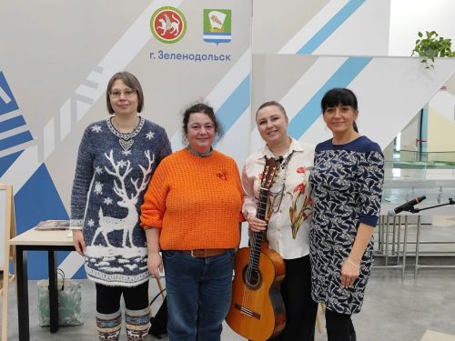 Юные авторы ЛИТО «ЮЛА» встретились с писателем