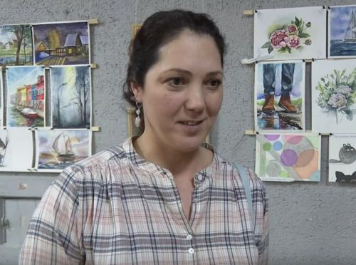 Нежность, цветы, акварель: Традиционная выставка «Ветра весны» открылась в ЦКиНТ им.Горького