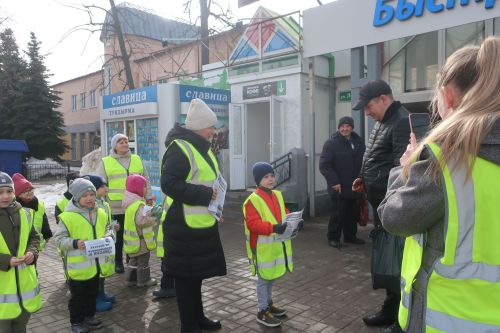 Воспитатели детсада проводят акцию «Весна!!! Безопасность на дорогах»