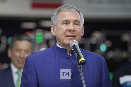 Рустам Минниханов выразил гордость за волейболисток «Динамо-Ак Барса»