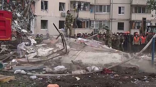 В завалах разрушенного дома в Белгороде обнаружили уже девять погибших