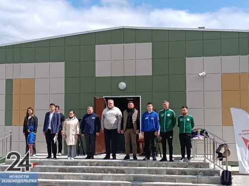 Дружеский матч по мини футболу прошел на спортивной площадке зеленодольской гимназии №5