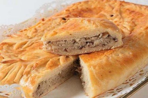 Пирог с квашеной капустой и рыбными консервами