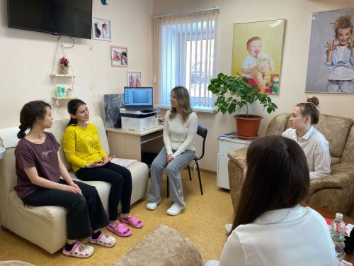 В женской консультации Зеленодольска будущих мам готовят к родам