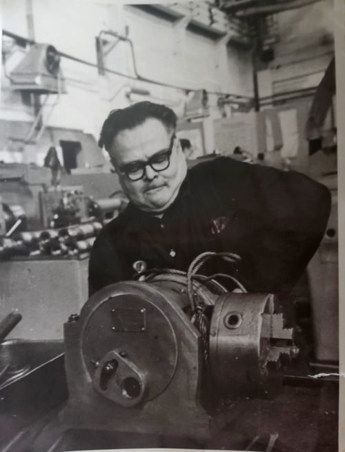 По 14 часов у станка. Внучка вспоминает деда Виктора Нагайцева, работавшего в годы войны на заводе им. Серго