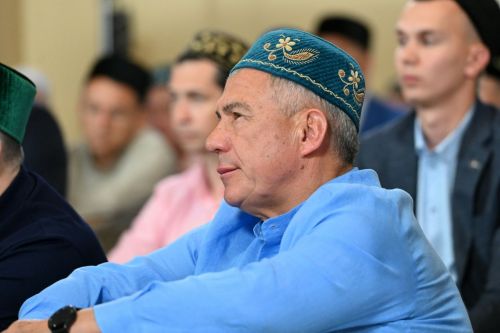 Рустам Минниханов поздравил мусульманам Татарстана с праздником Курбан-байрам