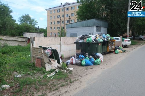 Жители Зеленодольска жалуются на плохую уборку контейнерных площадок