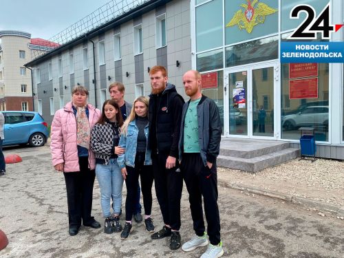 В Зеленодольске проводили контрактников на военную службу