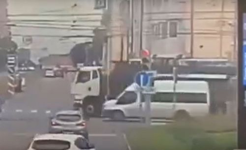 Смертельное ДТП в Казани: самокатчик погиб под грузовиком