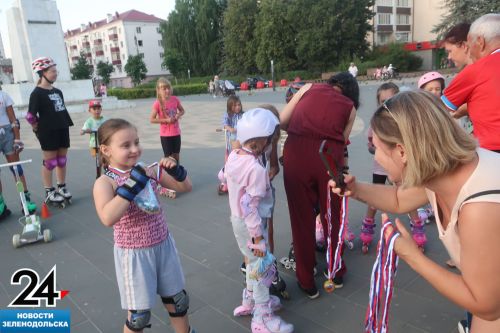 Тренер из Зеленодольска, Хаким Валиуллин на пенсии продолжает учить детей кататься на роликах