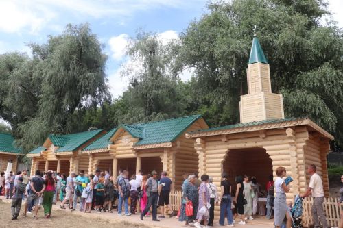 Зеленодольск привез частичку Татарстана в Омск: на Иртыше празднуют Сабантуй!