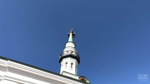 На Казанской Белой мечети спустя век вновь засиял полумесяц