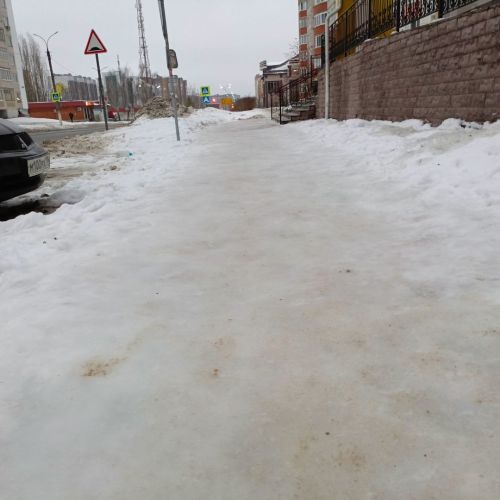 Зеленодольцы жалуются на скользкие тротуары