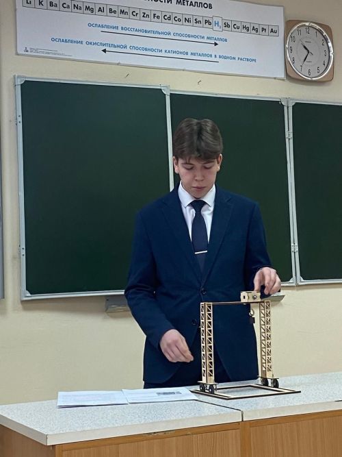 Юные демонстрируют знания в судостроении