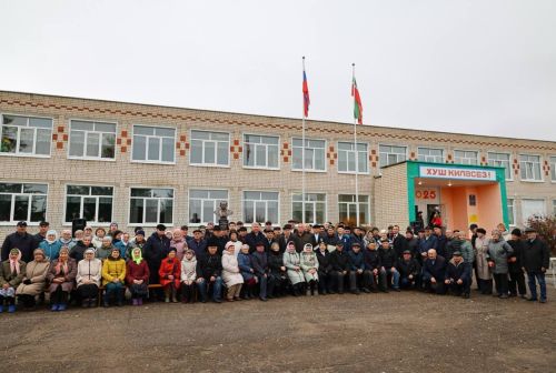 В деревне Татарское Танаево открыли бюст почетному гражданину Зеленодольского района Талгату Гиниятуллину