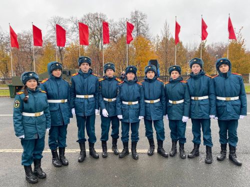 Васильевские кадеты представили Татарстан на Параде Памяти в Самаре