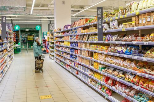 Депутат Госдумы Борис Чернышов предложил отделить полки с продуктами с истекающим сроком годности