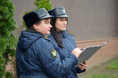 В  Зеленодольске за долги по налогам арестовали автомобиль